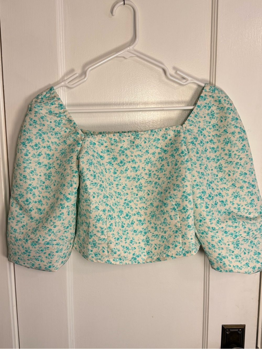 Levi’s floral top - size small